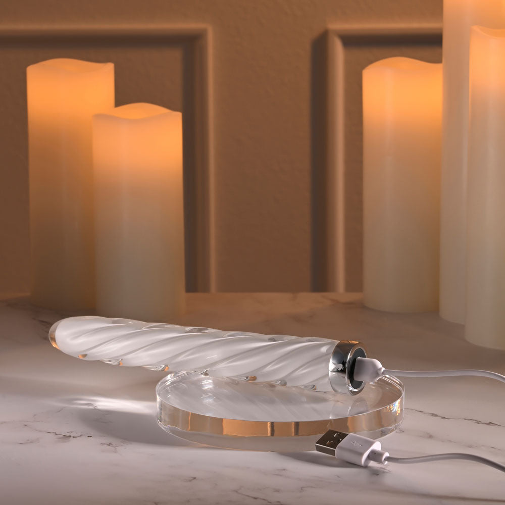 Playboy Pleasure IN A TWIST - Glass 17.5 cm USB Rechargeable Vibrator